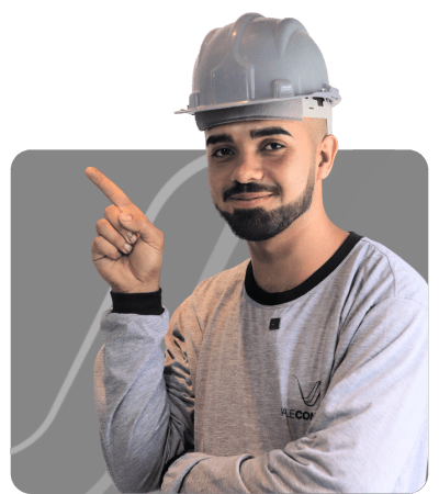 Profissional da Vale Concreto usando capacete de segurança